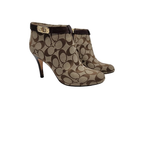 Coach Shoes - Coach Women's Signature Logo Heels Bennett Booties Inner Step Zip Beige SZ 7.5B